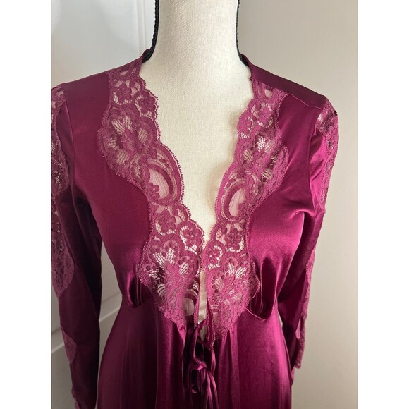 Vintage lily of France open front robe - Picture 2 of 6